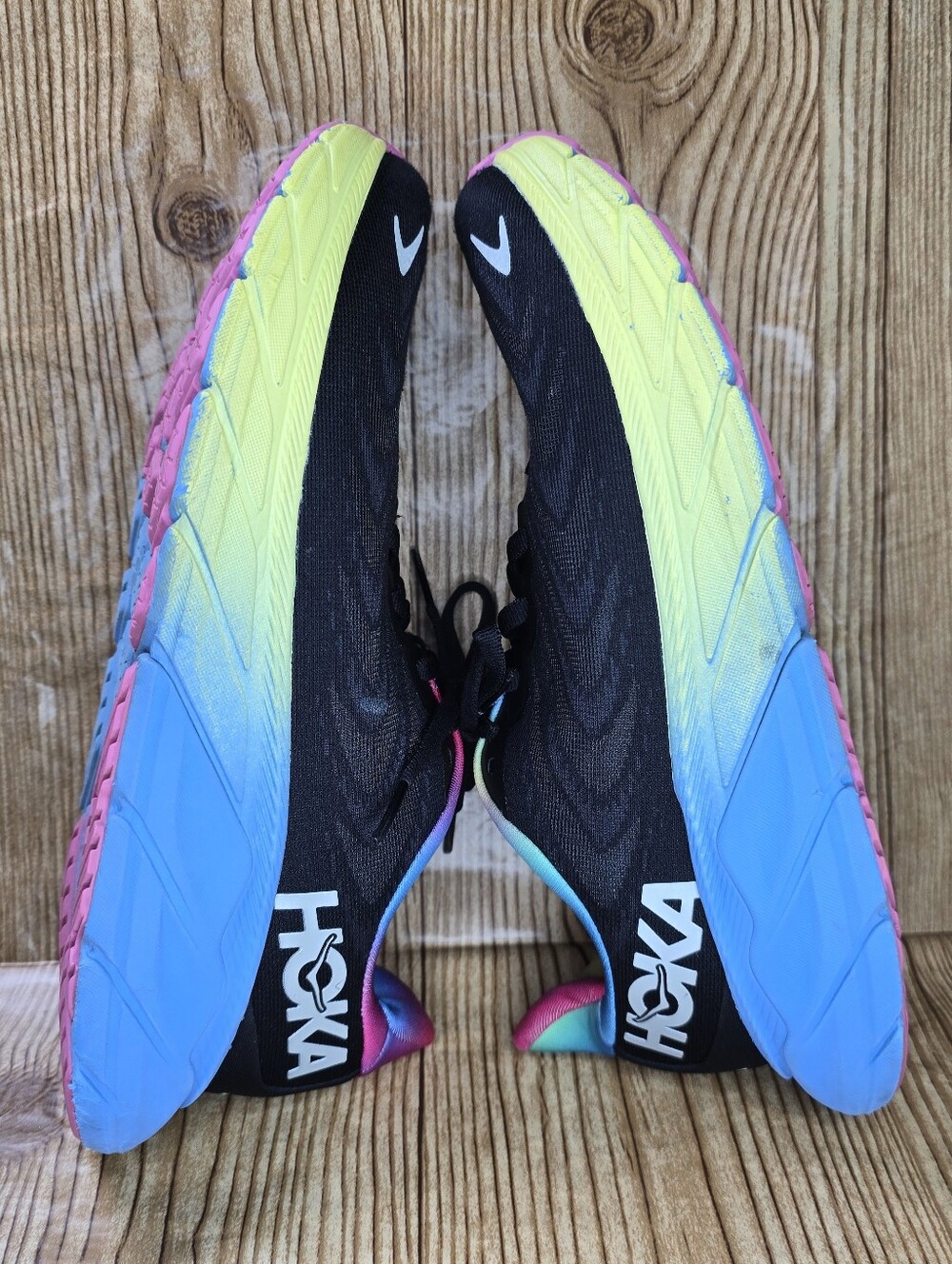 Women's Hoka Arahi 6 Black Neon Yellow Pink Blue Gradient Running Shoes Size 7B - Picture 6 of 9